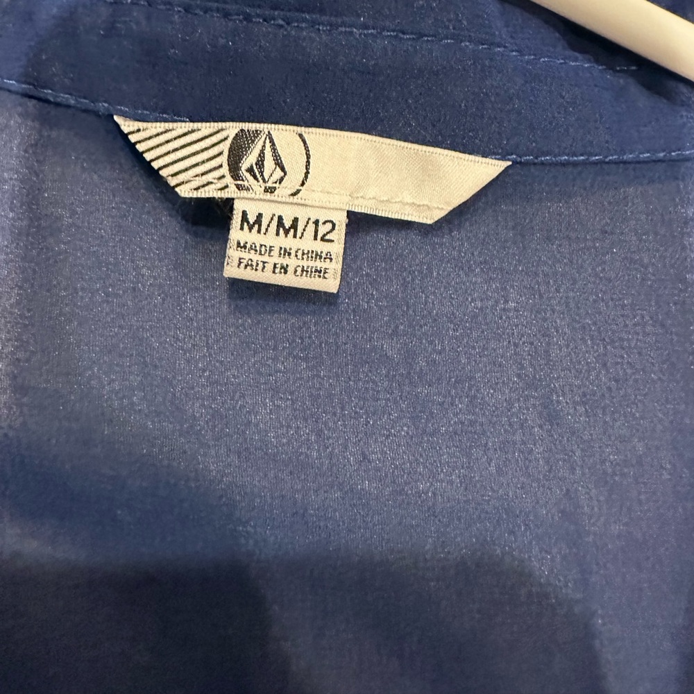 Women’s Volcom Sheer Button Down Size Med/ 12 - image 7